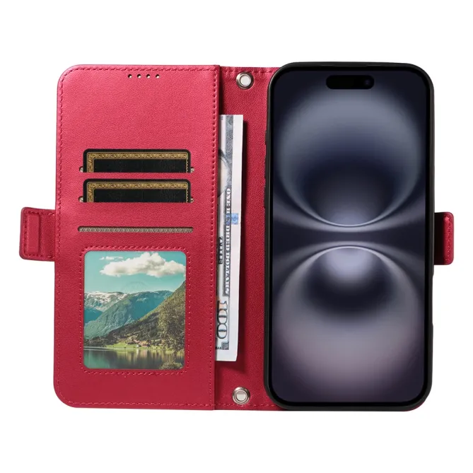 Housse iPhone 16 Plus matelassé losanges strass avec dragonne et bandoulière