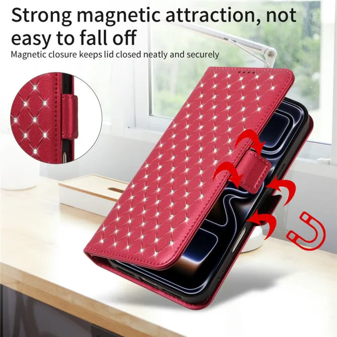 Housse iPhone 16 Plus matelassé losanges strass avec dragonne et bandoulière