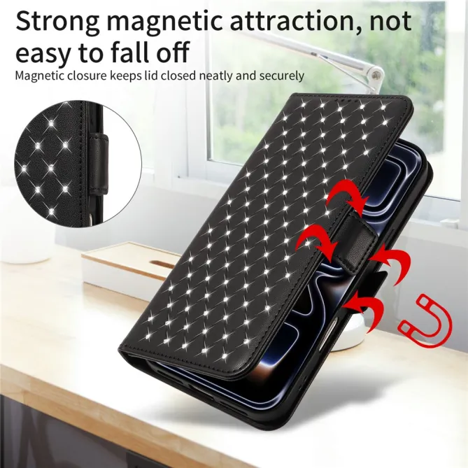 Housse iPhone 16 Plus matelassé losanges strass avec dragonne et bandoulière