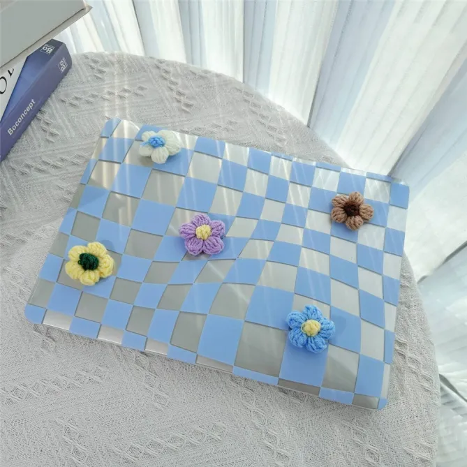 Coque MacBook Neo 13 pouces Damier Fleurs Tricot