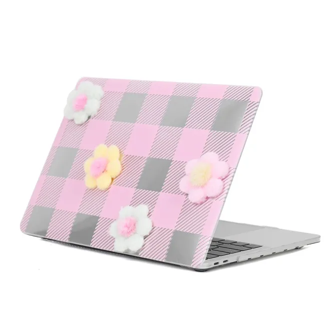 Coque MacBook Neo 13 pouces Damier Rose Fleurs Peluche