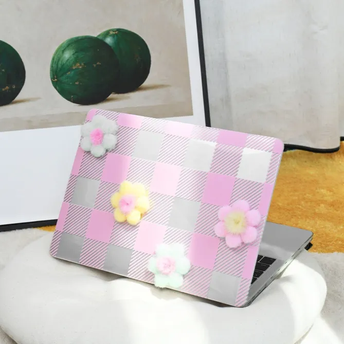 Coque MacBook Neo 13 pouces Damier Rose Fleurs Peluche