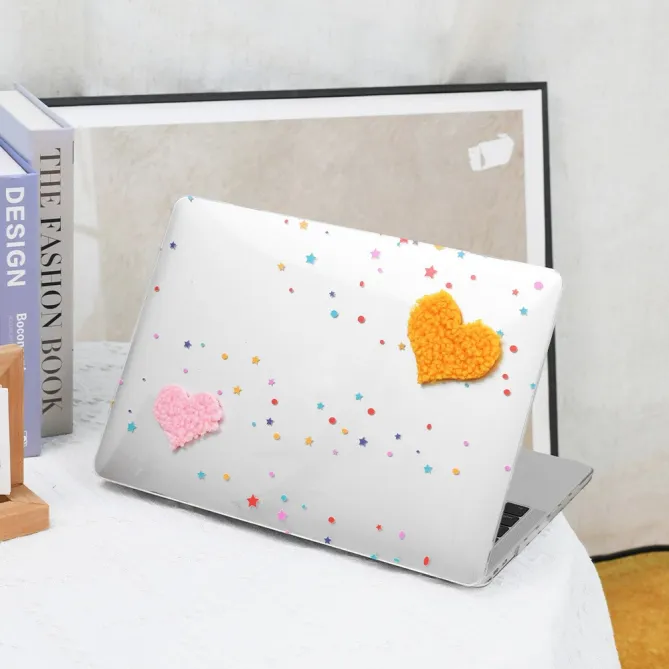 Coque MacBook Neo 13 pouces Cœurs Peluche Confettis