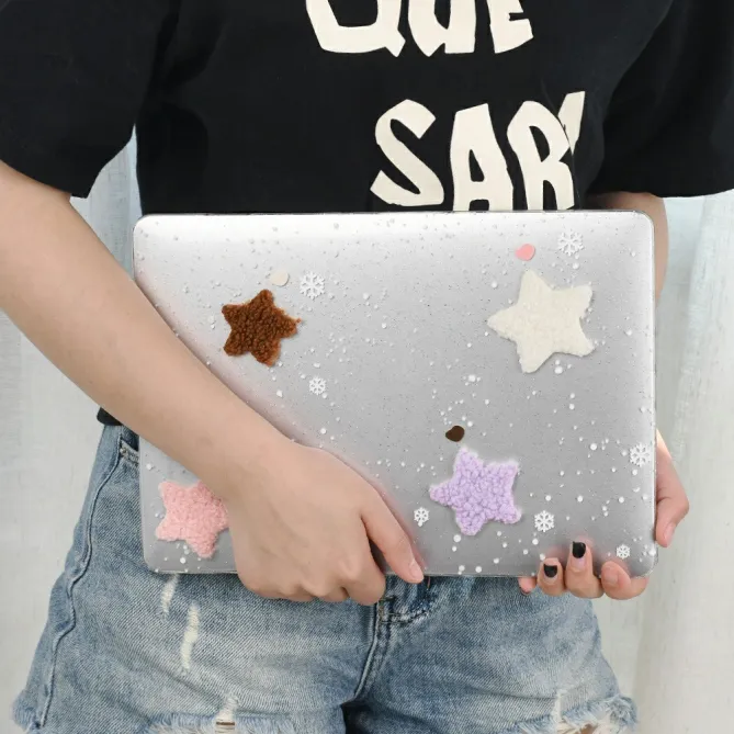Coque MacBook Neo 13 pouces Étoiles Peluche Flocons