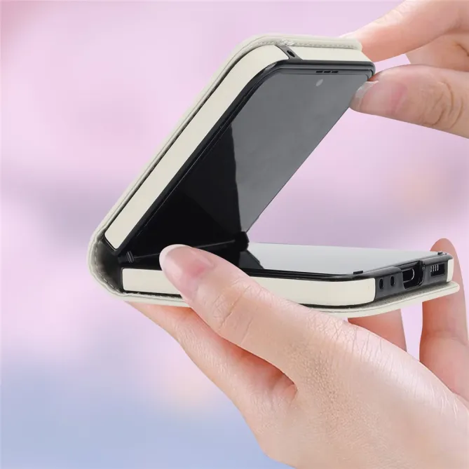 Housse Galaxy Z Flip 7 FE / Flip 6 Matelassee Bandouliere Amovible