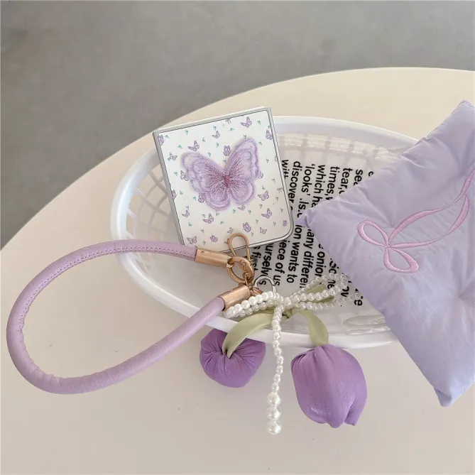 Coque Samsung Galaxy Z Flip 7 FE / Z Flip 6 Papillon Brode Bracelet Tulipes