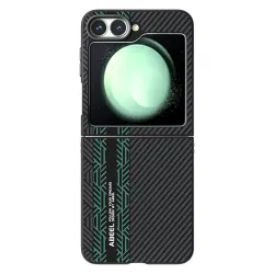Coque Samsung Galaxy Z Flip7 FE / Z Flip6 Fibre de Carbone Ligne Geometrique