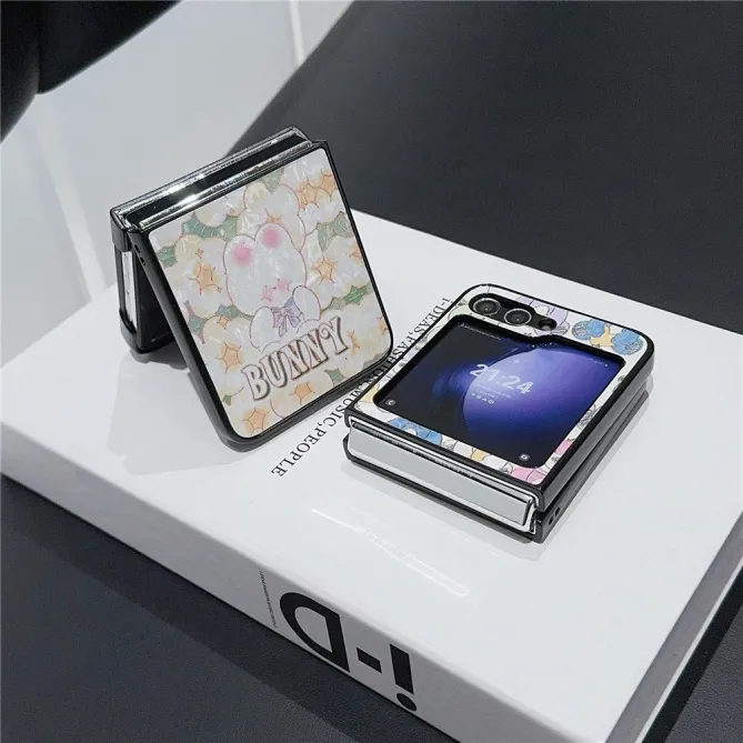 Coque Samsung Galaxy Z Flip 7 FE / Z Flip 6 Lapin Bunny Fond Fleuri