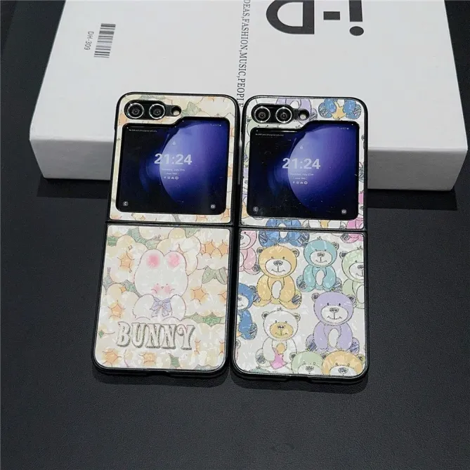 Coque Samsung Galaxy Z Flip 7 FE / Z Flip 6 Lapin Bunny Fond Fleuri