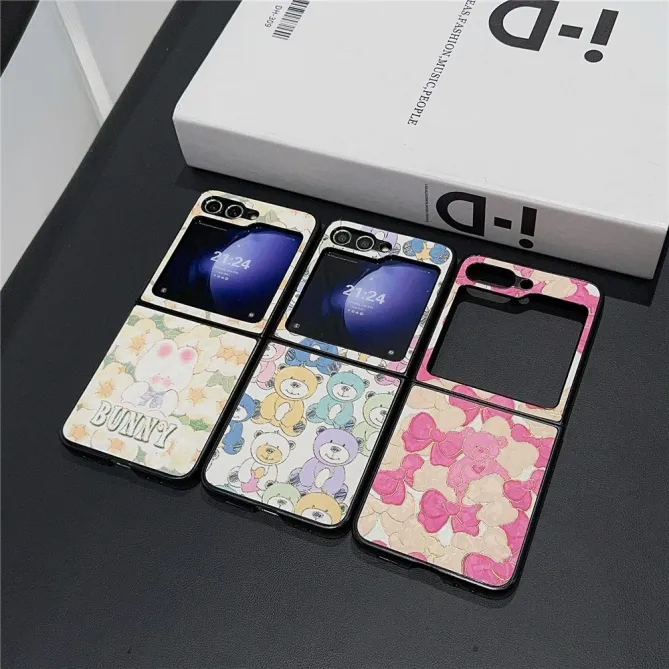 Coque Samsung Galaxy Z Flip 7 FE / Z Flip 6 Lapin Bunny Fond Fleuri