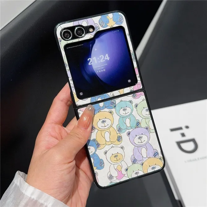 Coque Samsung Galaxy Z Flip 7 FE / Z Flip 6 Ours en Peluche Pastel