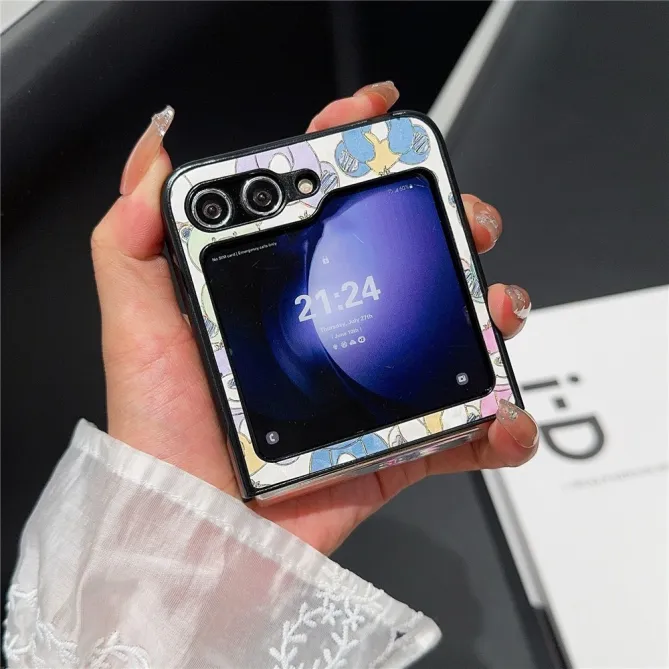 Coque Samsung Galaxy Z Flip 7 FE / Z Flip 6 Ours en Peluche Pastel