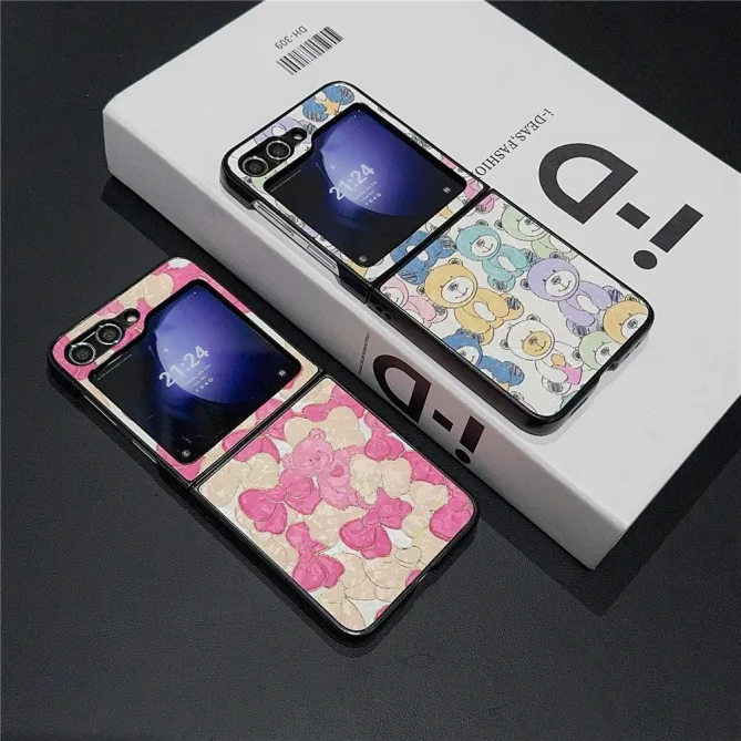 Coque Samsung Galaxy Z Flip 7 FE / Z Flip 6 Ours en Peluche Pastel