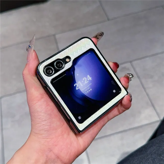Coque Samsung Galaxy Z Flip 7 FE / Z Flip 6 / Z Flip 5 – Effet Holographique Quadrillé