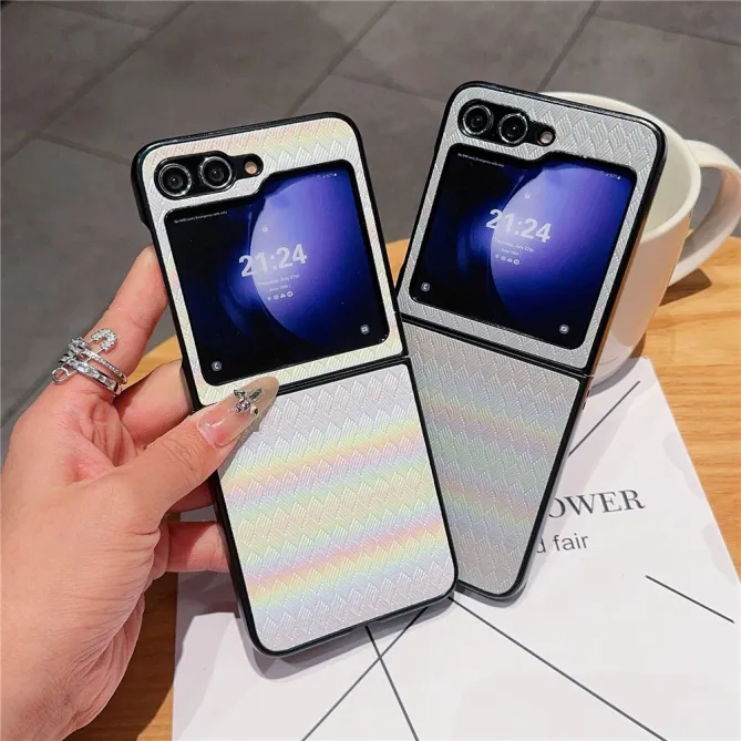 Coque Samsung Galaxy Z Flip 7 FE / Z Flip 6 / Z Flip 5 – Effet Holographique Quadrillé