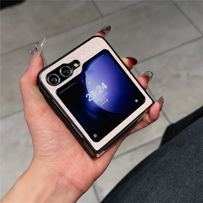 Coque Samsung Galaxy Z Flip 7 FE / Z Flip 6 / Z Flip 5 – Effet Holographique Quadrillé