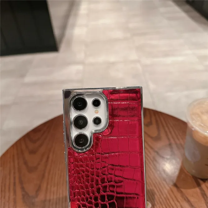 Coque S26 Ultra Effet Croco Contour Chromé