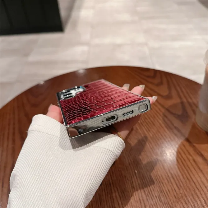 Coque S26 Ultra Effet Croco Contour Chromé