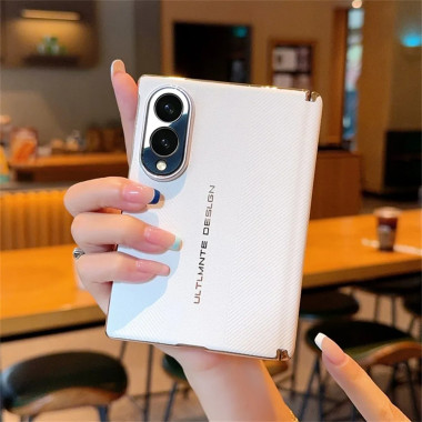 Coque Samsung Galaxy Z Fold 8 Effet Cuir Rayures Diagonales Cadre Métallique
