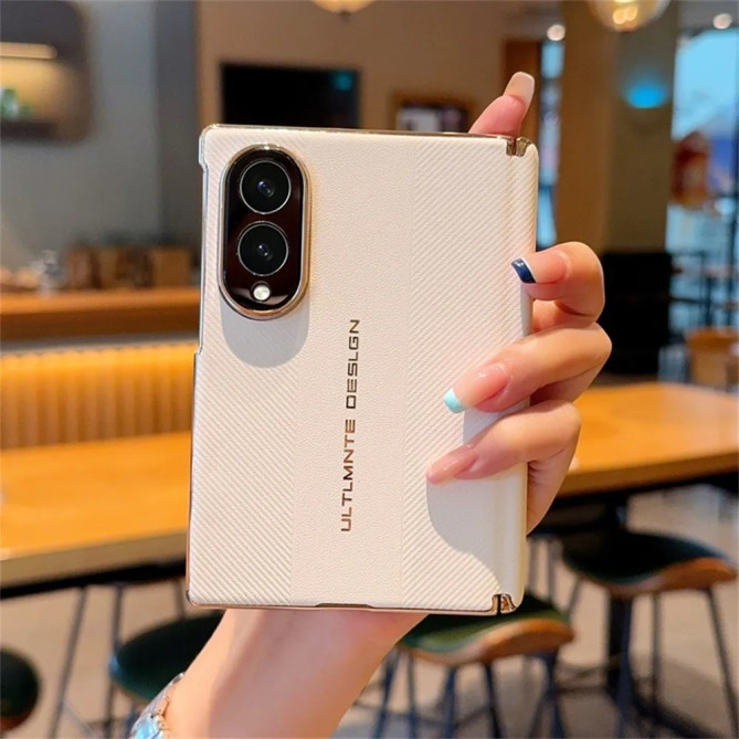 Coque Samsung Galaxy Z Fold 8 Effet Cuir Rayures Diagonales Cadre Métallique