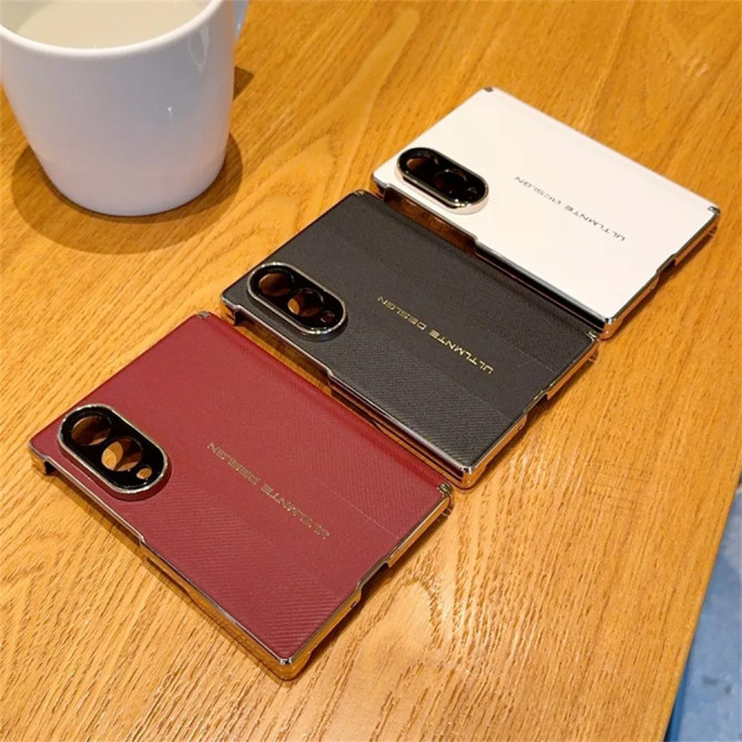 Coque Samsung Galaxy Z Fold 8 Effet Cuir Rayures Diagonales Cadre Métallique
