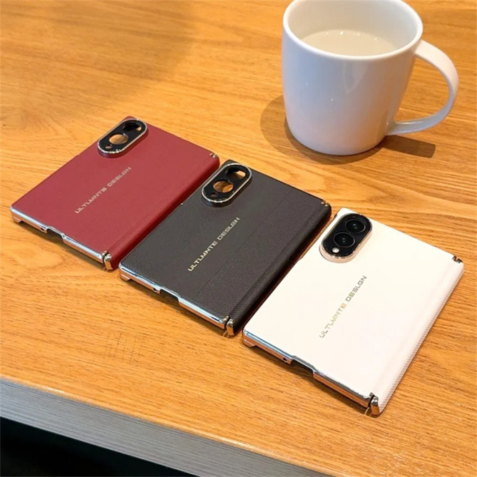 Coque Samsung Galaxy Z Fold 8 Effet Cuir Rayures Diagonales Cadre Métallique