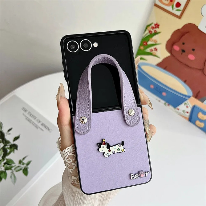 Coque Samsung Galaxy Z Flip 8 Teckel avec Poignée Effet Cuir