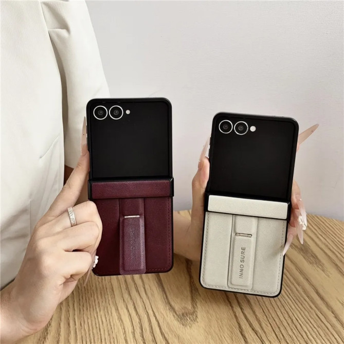Coque Samsung Galaxy Z Flip 8 Effet Cuir avec Support Invisible