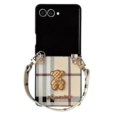 Coque Samsung Galaxy Z Flip 8 Carreaux Vintage Ourson avec Dragonne