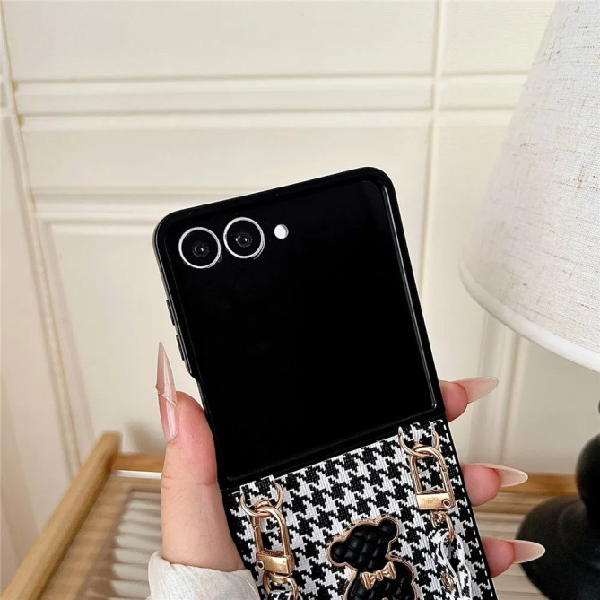 Coque Samsung Galaxy Z Flip 8 Carreaux Vintage Ourson avec Dragonne