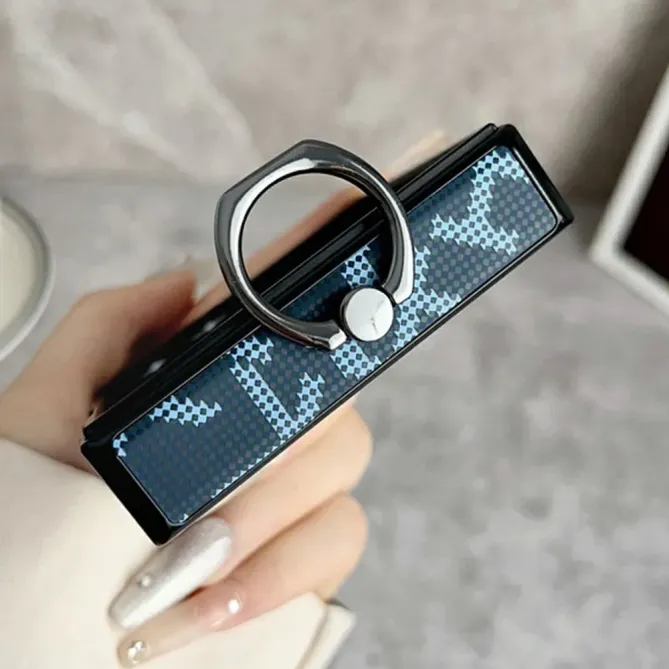 Coque Samsung Galaxy Z Flip 8 Motif Lettres Pixelisées avec Anneau Rotatif - Couleurs: Noir