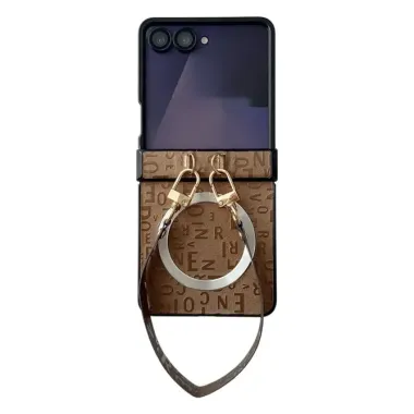 Coque Samsung Galaxy Z Flip 8 Motif Lettres avec Dragonne Magnétique - Couleurs: Marron