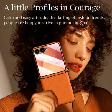 Coque Samsung Galaxy Z Flip 8 Motif Losanges avec Protection Charnière et Bandoulière - Couleurs: Orange