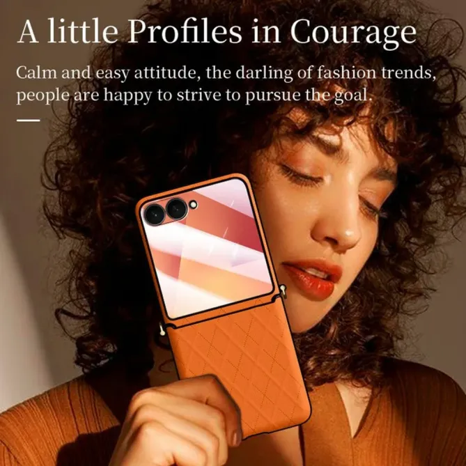 Coque Samsung Galaxy Z Flip 8 Motif Losanges avec Protection Charnière et Bandoulière - Couleurs: Orange