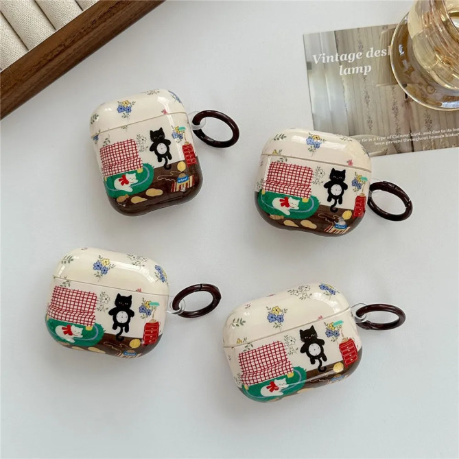 Coque AirPods Pro motif chat illustré avec mousqueton