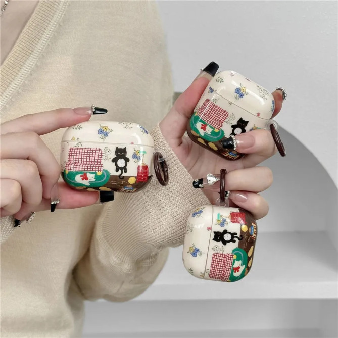 Coque AirPods Pro motif chat illustré avec mousqueton