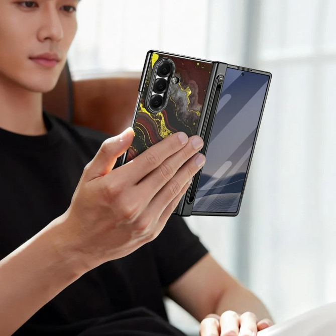 Coque Z Fold 8 Ultra marbre noir doré anti-espion