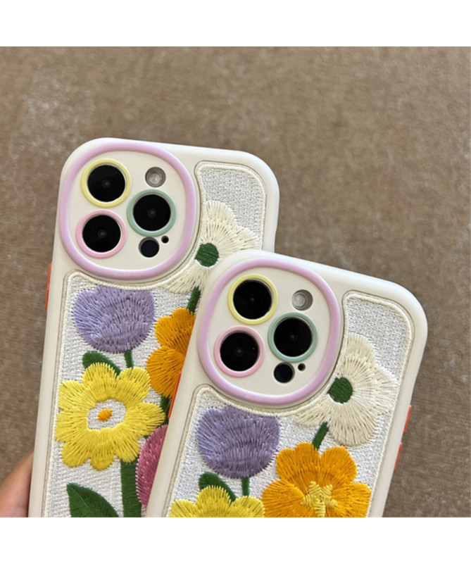 Coque iPhone 14 Pro Max Bouquet Brodé