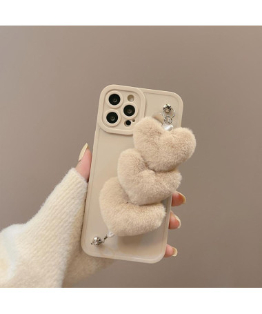 Coque iPhone 15 Pro Fluffy Heart avec Bracelet Douillet